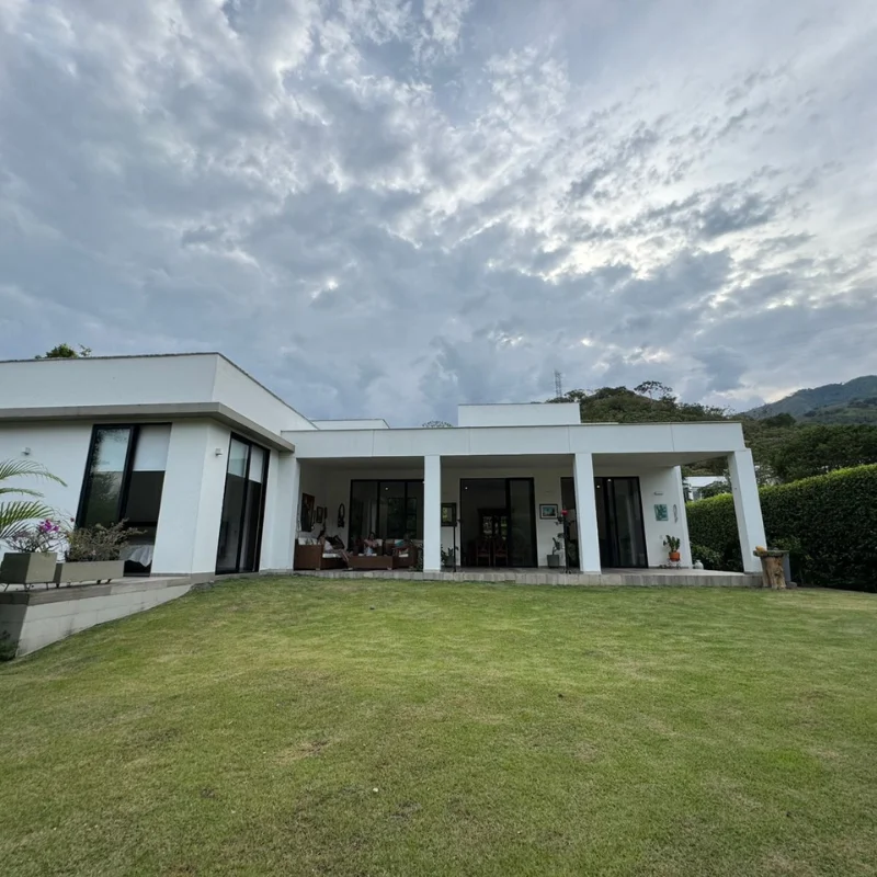 Servicios inmobiliarios y asesoría financiera para compra, venta y arriendo de inmuebles en Cali y Jamundí